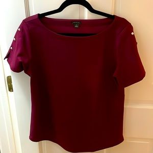 Like New Ann Taylor short sleeved top with Pearl accents, medium